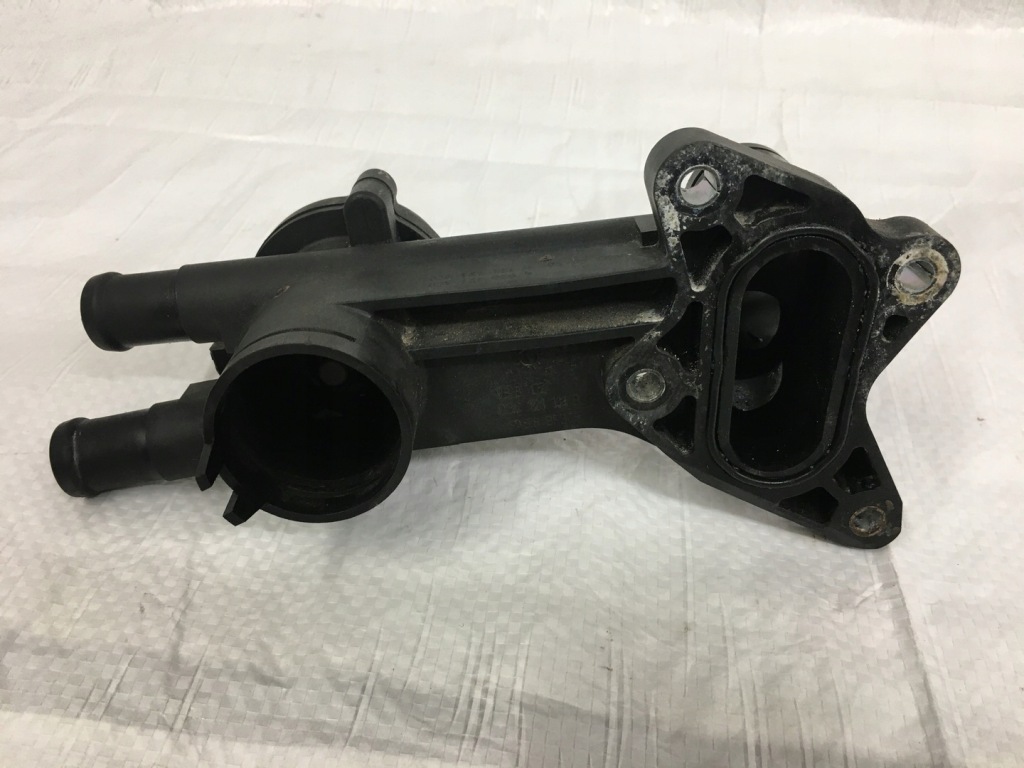 фото №11, Корпус термостата патрубок vw polo 6r v seat ibiza iv 1.2i cg 03c121111b