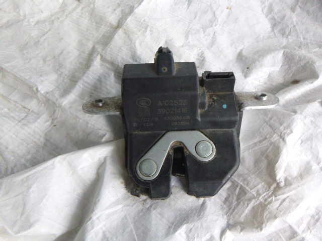 фото №1, Замок кришки задній багажника corsa e