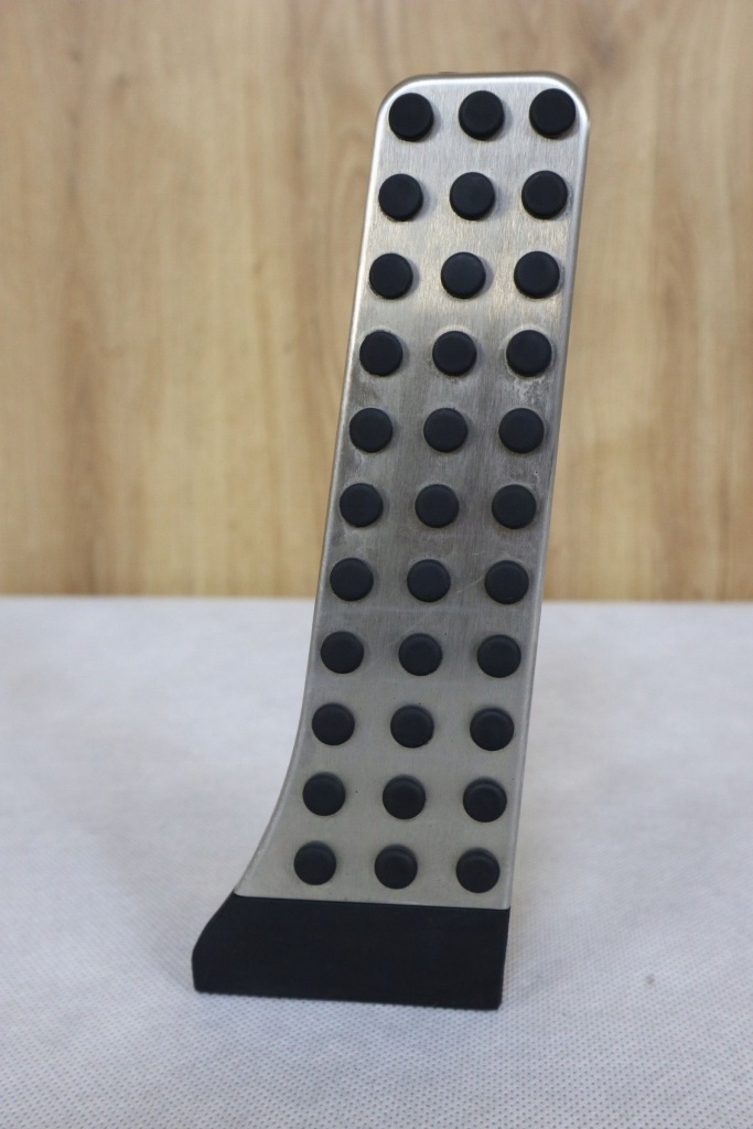 фото №1, Mercedes slk r172 накладка na педаль газа a2043000182