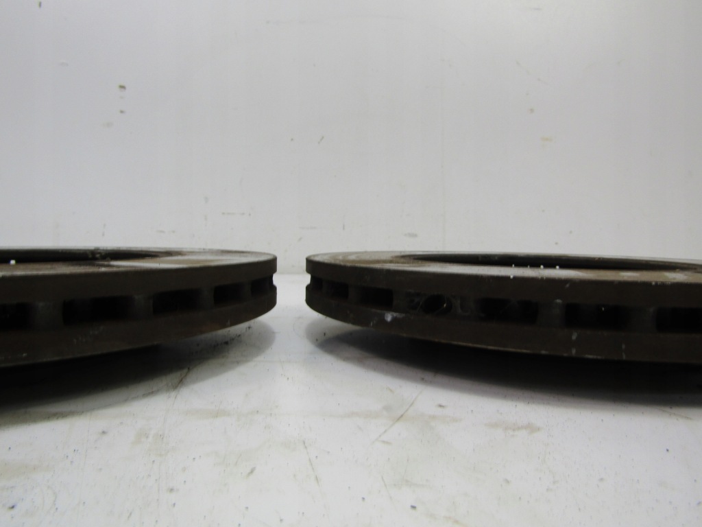 фото №1, Mercedes w203 гальмівні диски гальмівні перед 2,6 v6 4matic 2szt