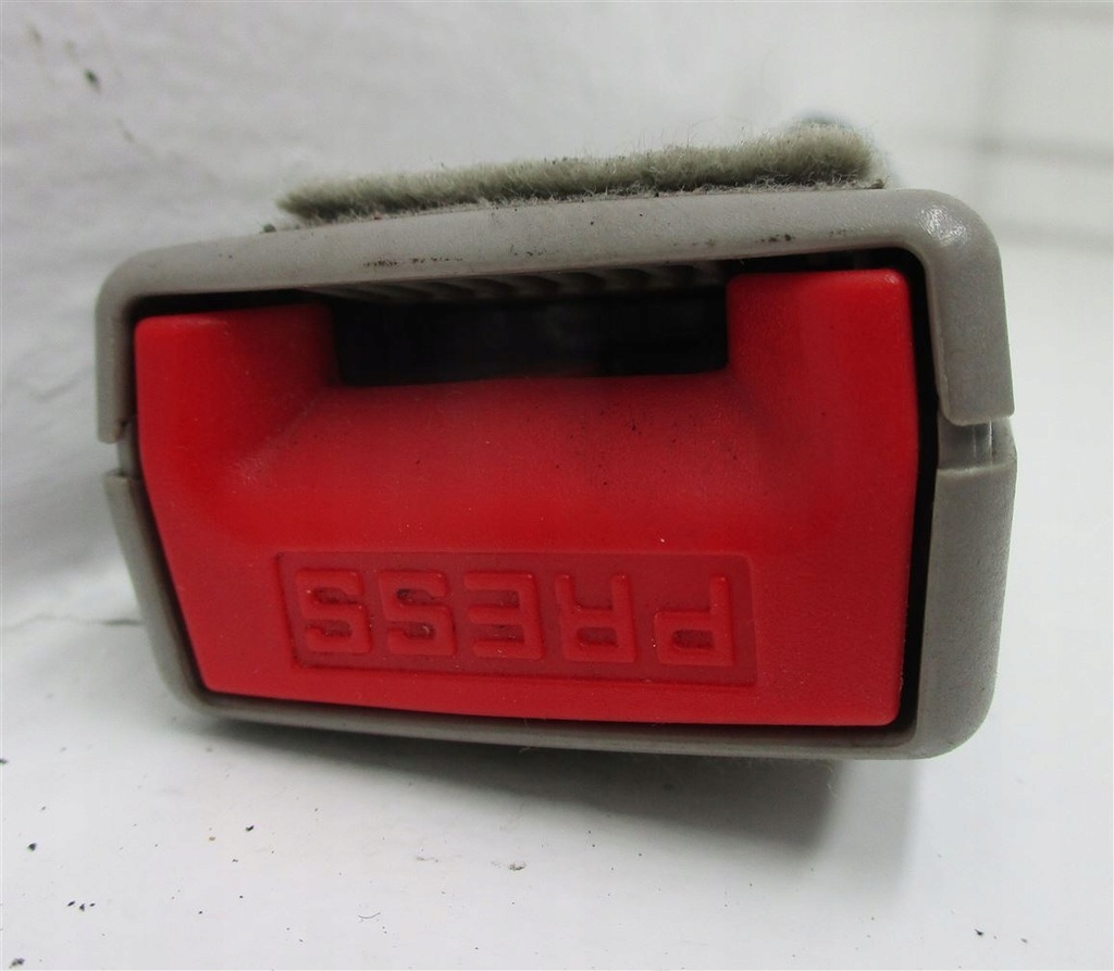 фото №4, Клипса поперечина предохранитель. правый перед citroen c5 iii