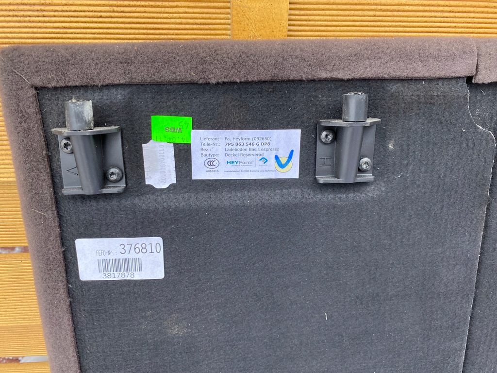 фото №10, Porsche оригинальный номер 7p5863546g обшивка мат багажника epresso cayenne 7p5