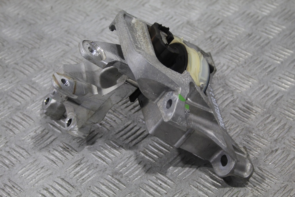 фото №1, Кронштейн подушка двигуна traveller expert iii 3