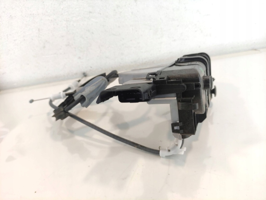 Citroen ds7 замок двері правий задній 16943507 в Україні