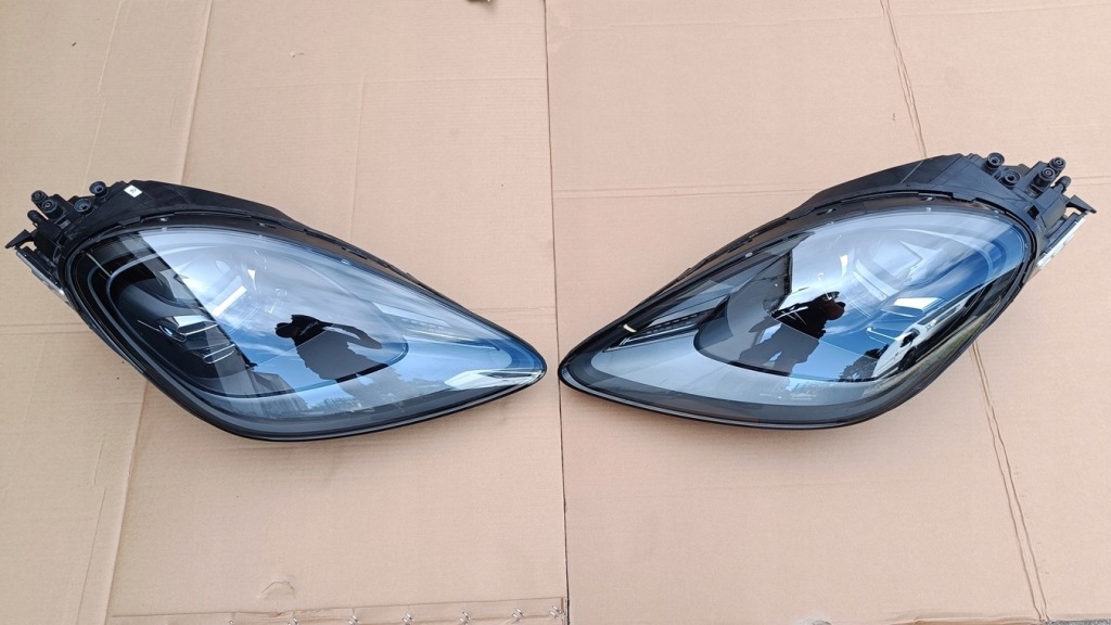 фото №1, Porsche cayenne 9y повний лампи права + ліва full led