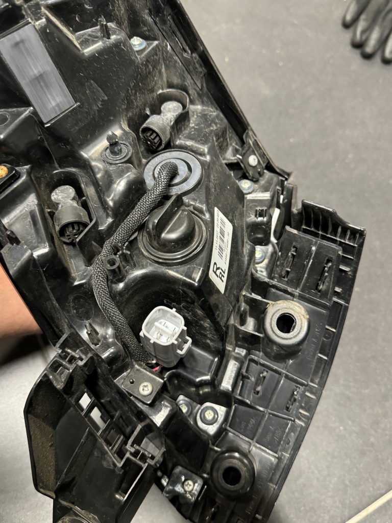 фото №4, Toyota chr c-hr 2018 лампа правая задняя led тонированная