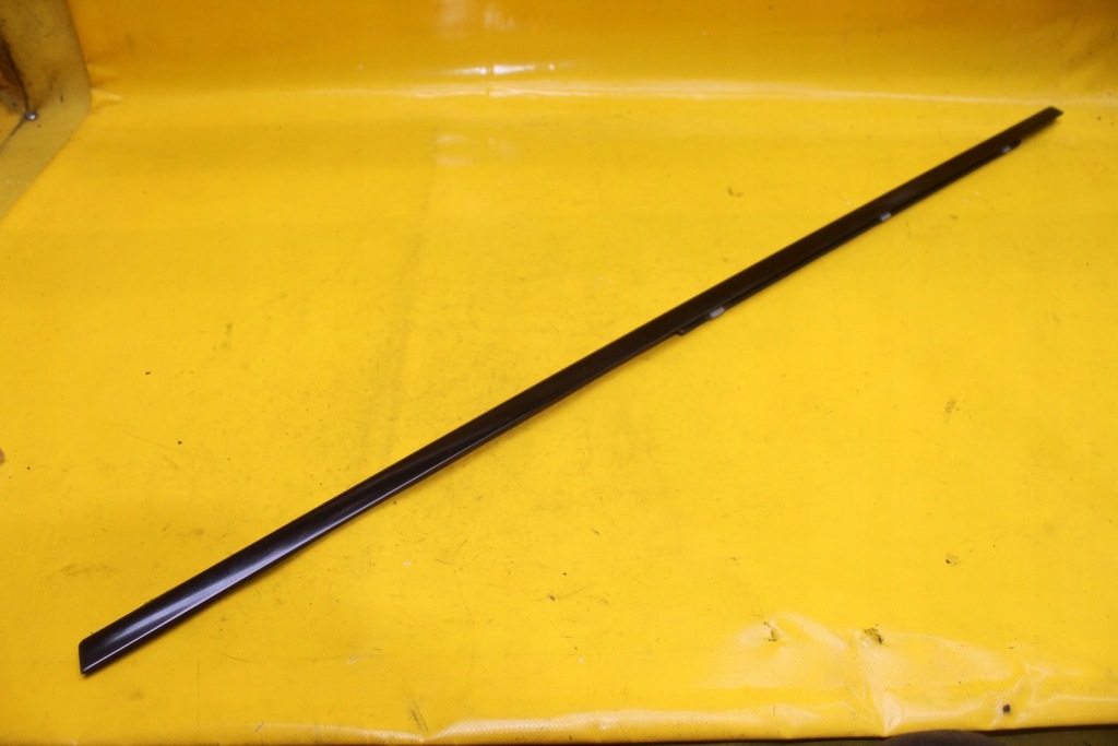 фото №1, Молдинг уплотнитель стекло правый задняя mercedes w211 kombi