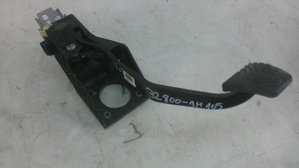 Купити Hyundai i30 1 педаль гальма механічна коробка передач 32800-1h105 європа