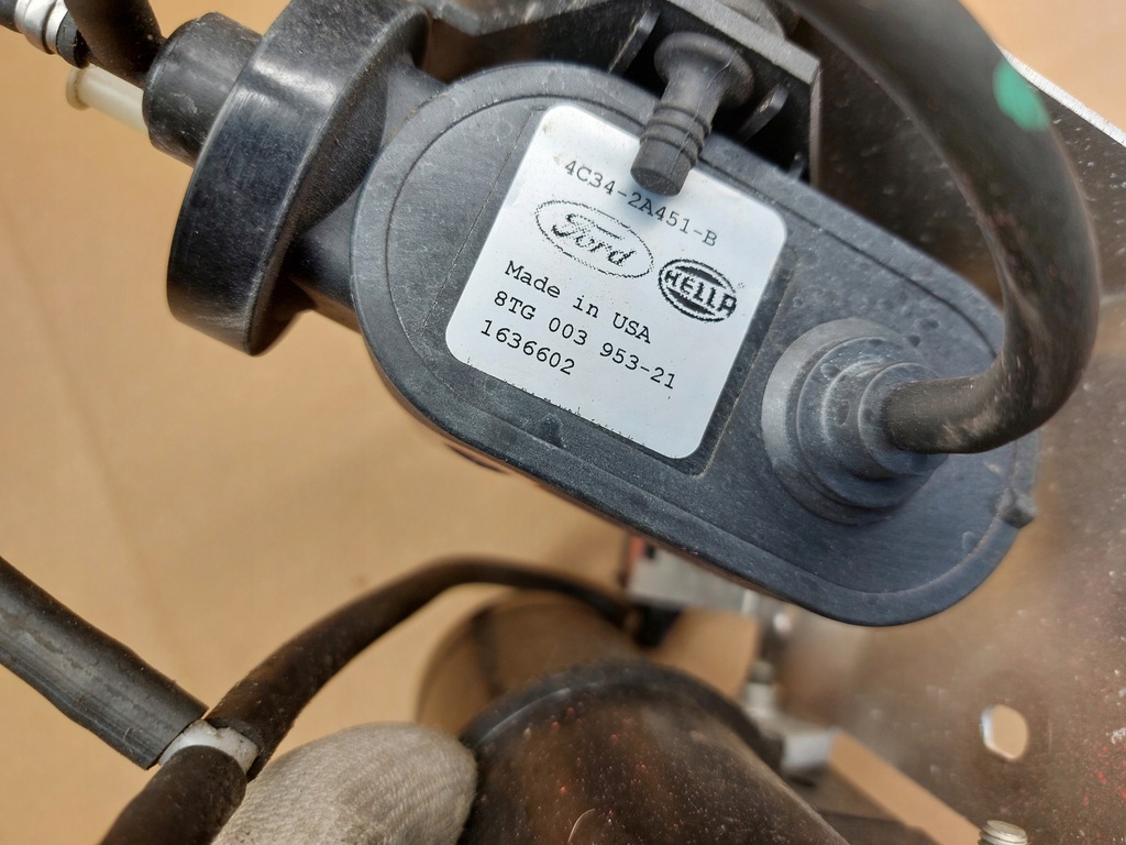 фото №8, Насос вакуумa вакуум aston martin vantage 4.7 16r 4g43-2c529-bc