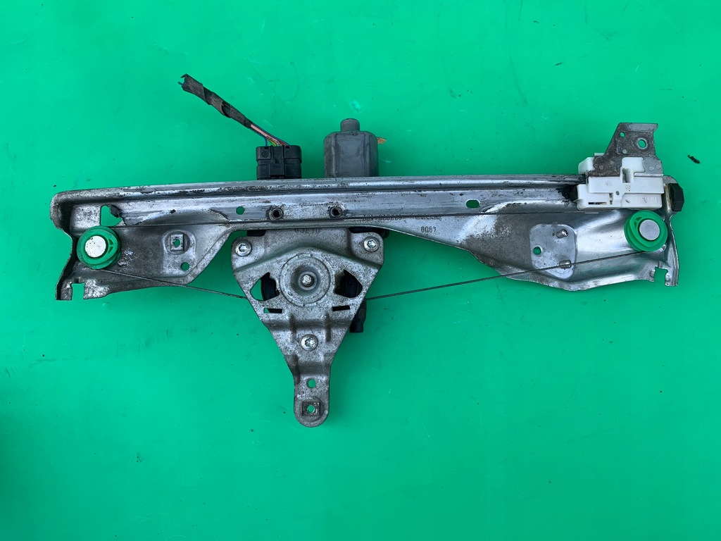 фото №6, Механизм стекло правый задний peugeot 308 i t7 07-