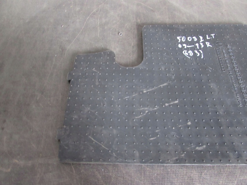 Купить Коврик левое  задняя peugeot 5008 1 09-13 r.