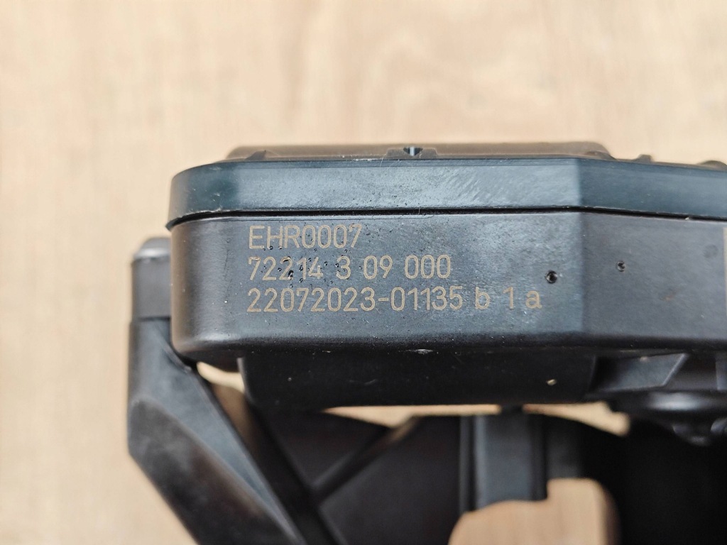 Оригінальний термостат корпус bmw 3.0d x6 g06 g05 g07 g01 g45 8596107 12km Київ