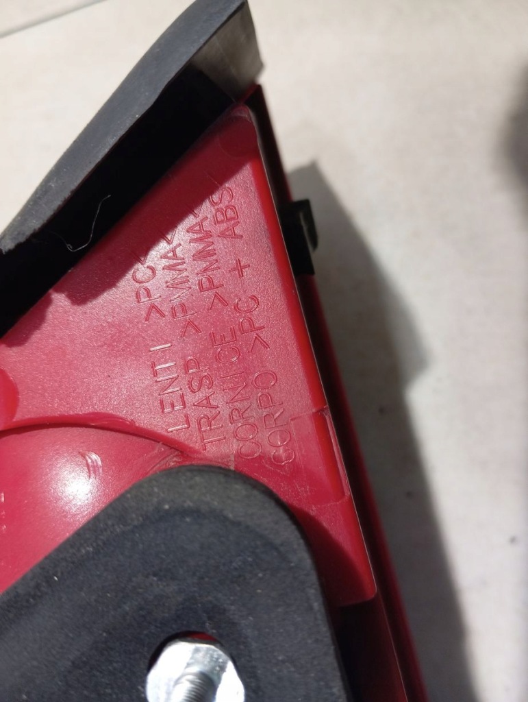 Купити Лампа правий задній alfa romeo 159 1.9 jts 60691363