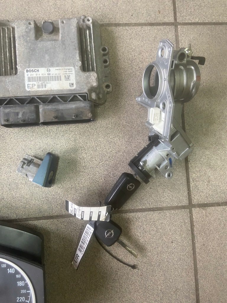 фото №5, Opel zafira b 1.9 cdti 150km набор стартовый бортовой компьютер счетчик 55205622