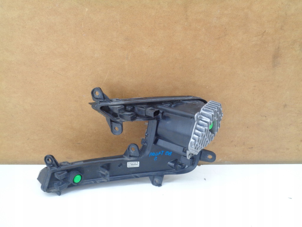 фото №3, Volkswagen passat b8 противотуманная фара led drl правый