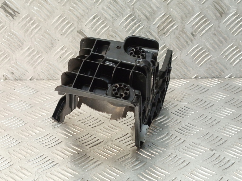 фото №14, Bmw i4 g26 кронштейн кронштейн насоса wody 8490361