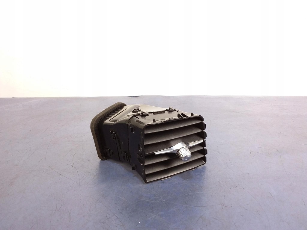 фото №1, Volvo xc60 ii решётка обдув правая 31417692