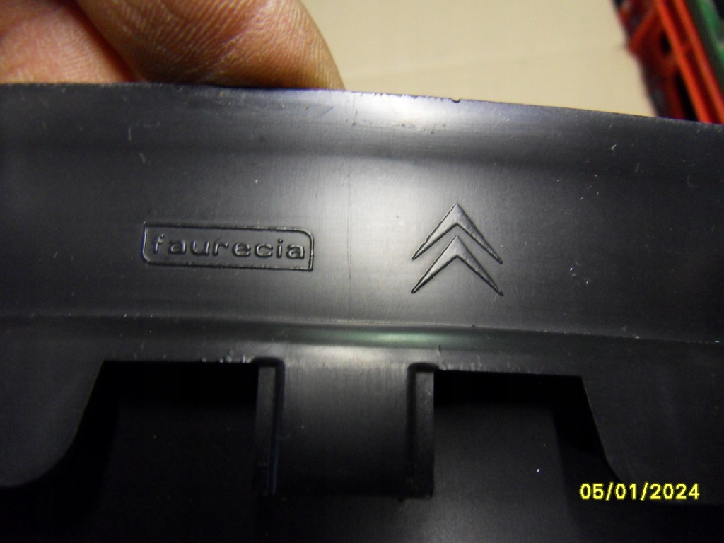 фото №4, Корпус дисплея citroen c2 9653074377