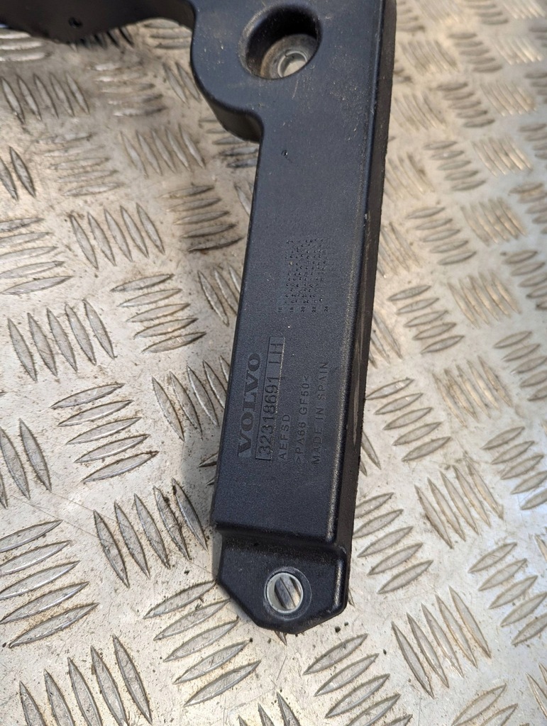 фото №7, Volvo xc40 2017-2025 направляющая кронштейн крыла левая