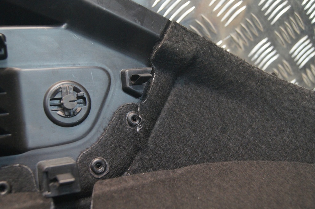 фото №8, Maserati levante обшивка багажника левый