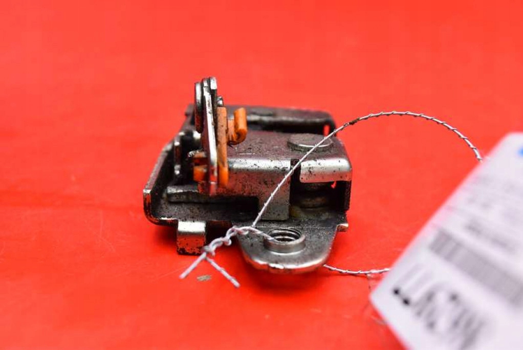 фото №6, Замок крышки задняя багажника левый toyota hilux 7 vii 05-15