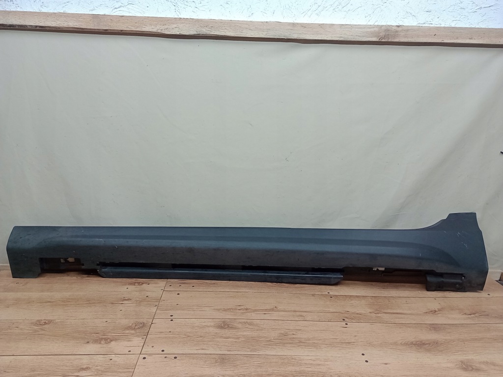 фото №1, Volvo v40 cross country 2012--- молдинг порог левая порог левый