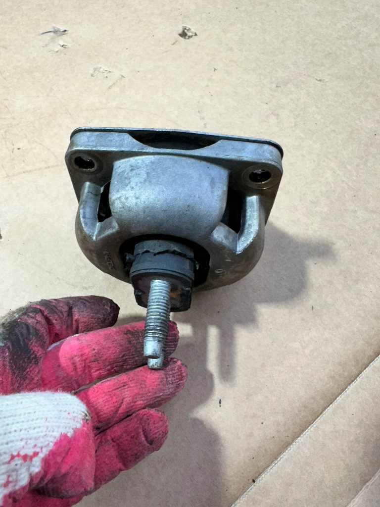 Купити Подушка коробки передач, підшипник mercedes ml w164 6.3 amg