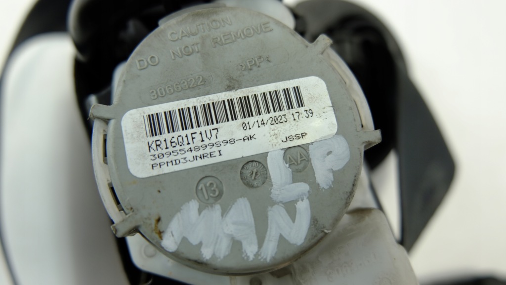 Man tge ремінь безпеки лівий перед Оригінал