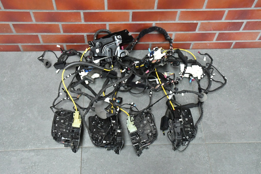 фото №1, Замок замки доводчик soft close bmw 8 g16 m8 f93 tylko 10km