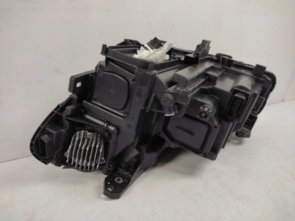 Mercedes b-klasa w246 рестайлинг  фара правая перед led в Украине