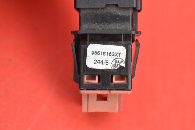 фото №6, Кнопка открывания заливной топлива citroen c6 06r