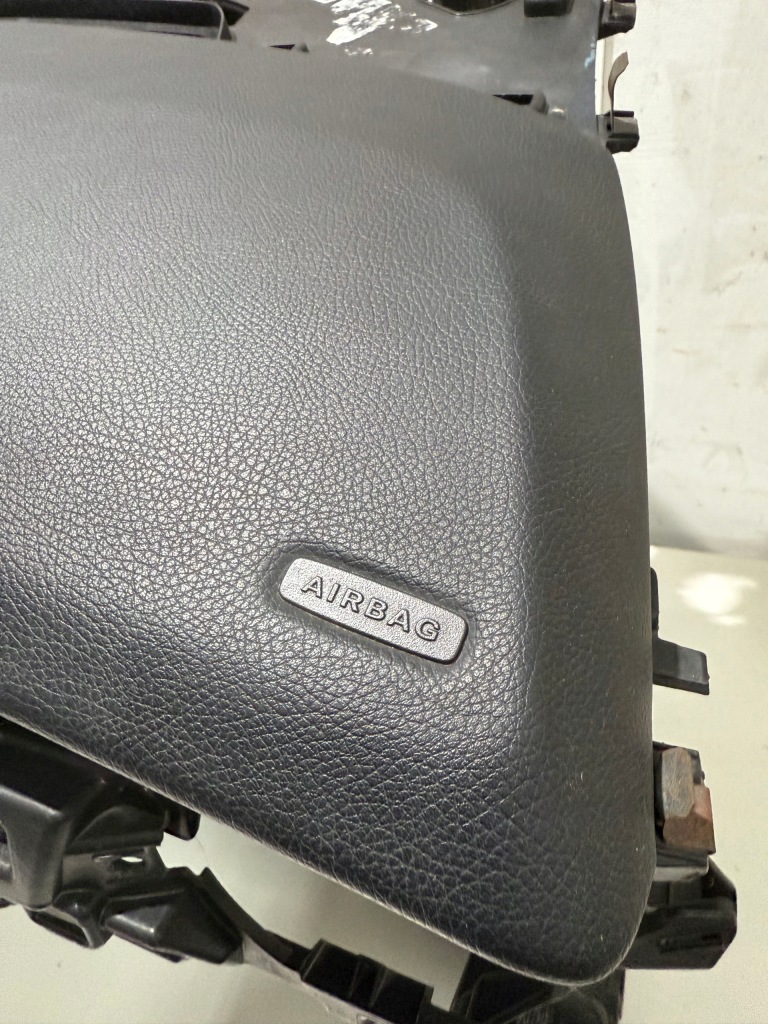 Панель  панель приладів mercedes v-klasa w447 оригінал Зі Шроту