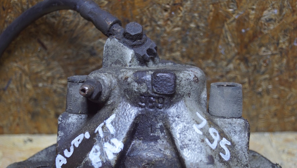 фото №6, Суппорт тормозной правый перед audi tt 8n