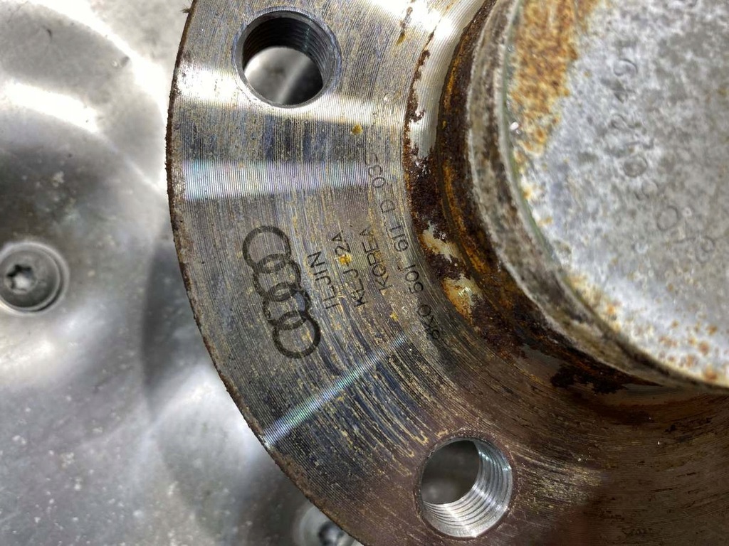 фото №10, Поворотный кулак рычаг левый задняя audi a4 b9 2.0 tfsi 8w0505435t