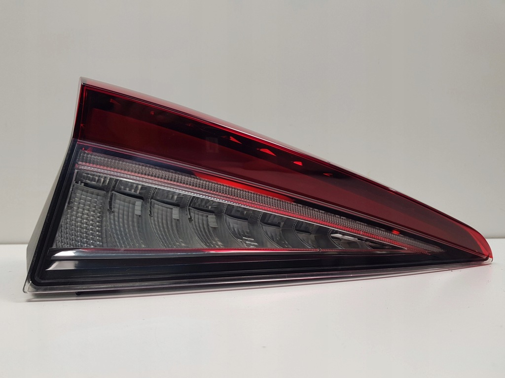 фото №2, Skoda enyaq ivlampa левая задняя led 5lg945307