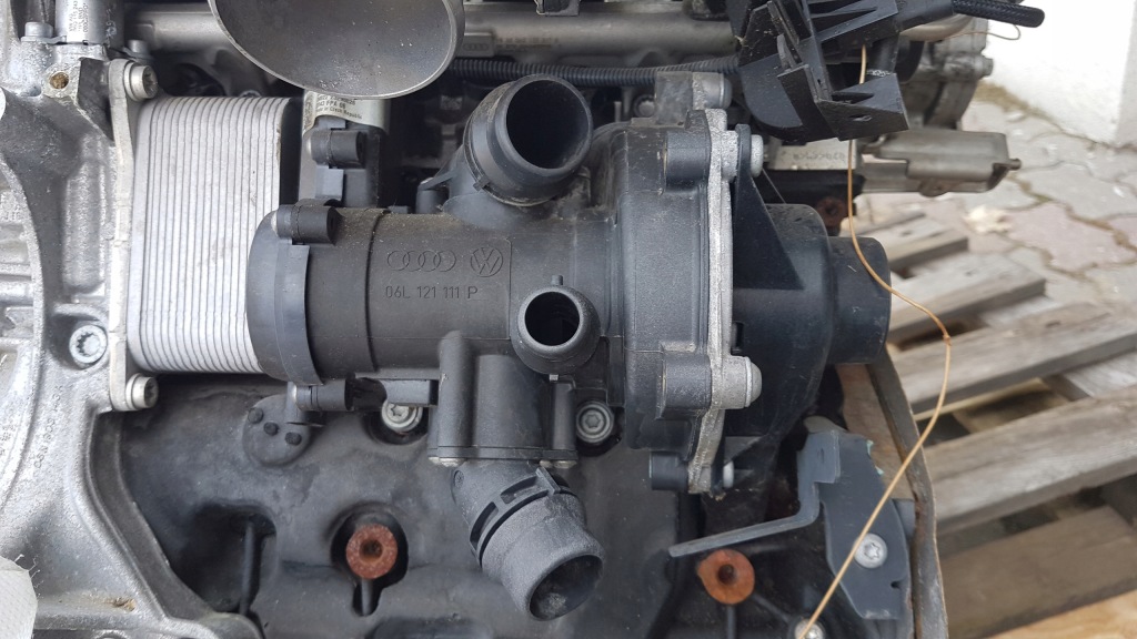 Купити Корпус термостата vw golf audi a6 q5 2.0tfsi dpu