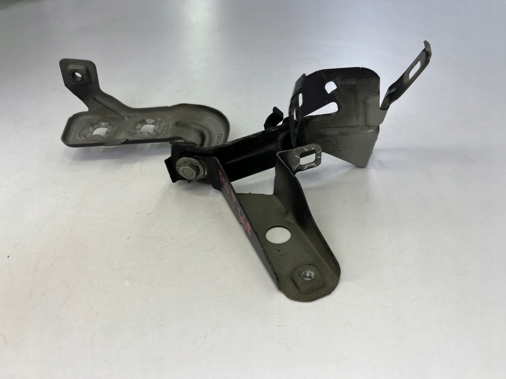 фото №15, Bmw 3 f30 f31 кронштейн крила права сторона 7255822 повний!!