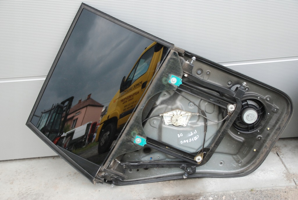 фото №2, Рамка дверь p / l задняя porsche cayenne 7l5 lift