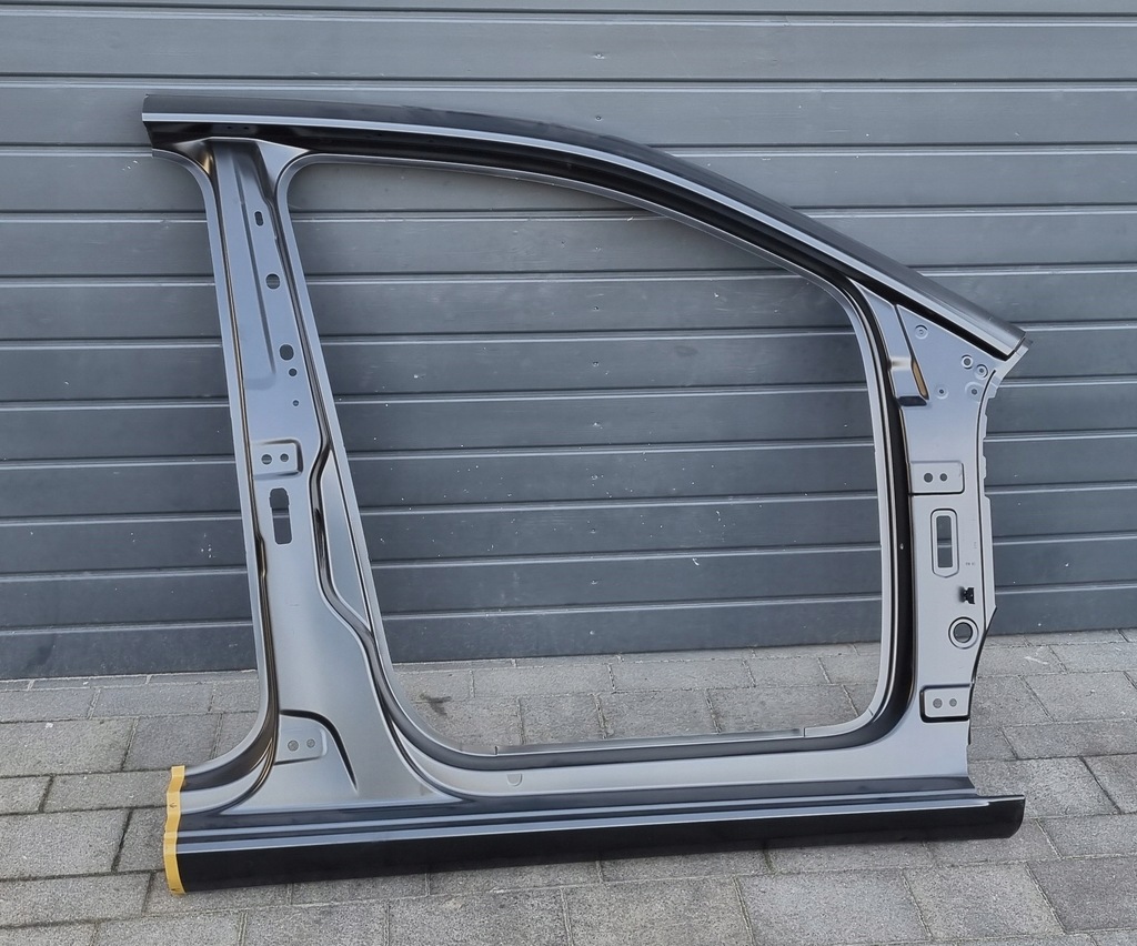 фото №1, Vw up mii citigo 12- обшивка блок двигателя правый