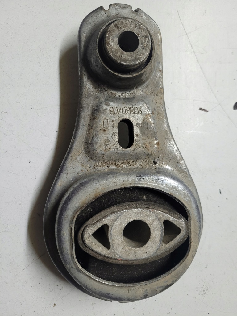 фото №1, Renault master iii 2.3 dci кронштейн подушка двигателя