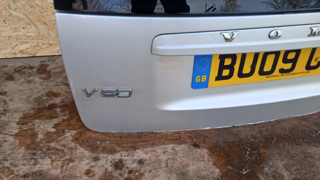 фото №2, Volvo v50 ii lift kombi крышка багажника задняя 426-26
