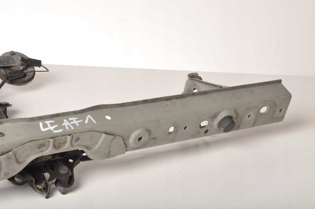 фото №7, Nissan leaf i ze0 pas передний усилитель