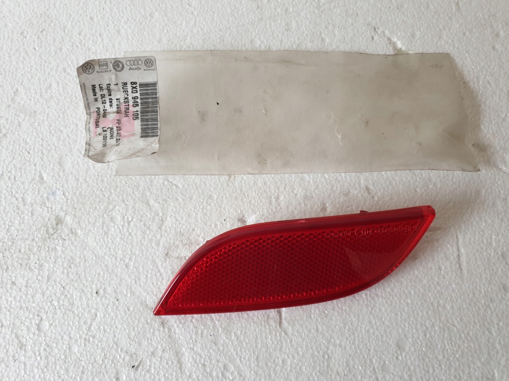 фото №1, Отражатель бампера левый задняя audi a1 новый оригинальный