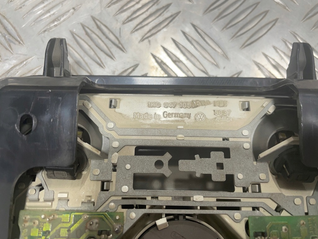 фото №5, Лампа освітлення стельовий люк vw scirocco 1k0947105af