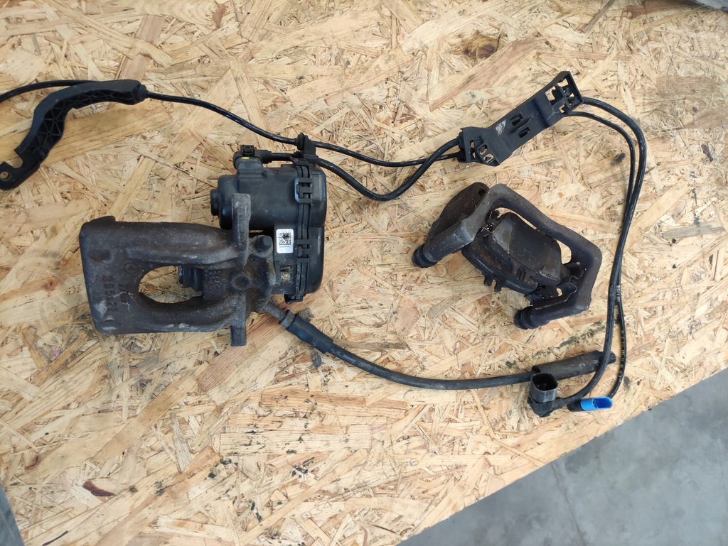 фото №1, Mercedes супорт гальма скоба a2465460543