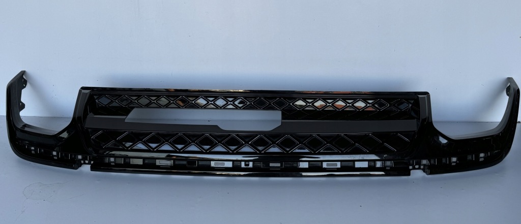 Купити Бампер задній задній дифузор накладка vw touareg 760 r-line рестайлінг  760807568n