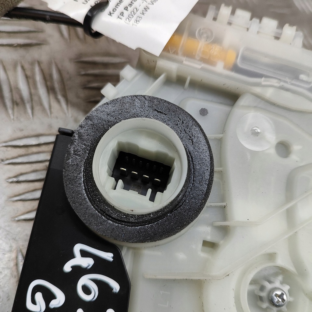 фото №6, Lexus rx 450h 2023 ліва сторона замок двері задніх