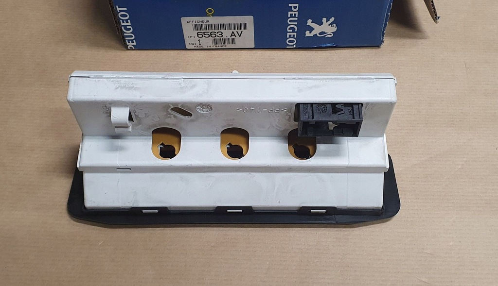 фото №1, Дисплей многофункциональный 6563.av 6563av peugeot 206 оригинал