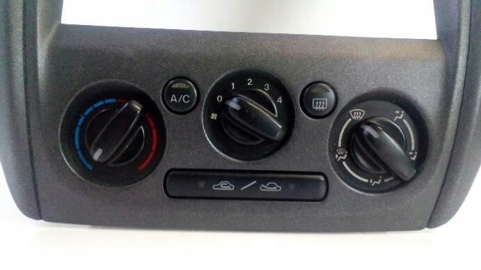 фото №11, Панель обдув i кондиціонера консоль mazda 323 f