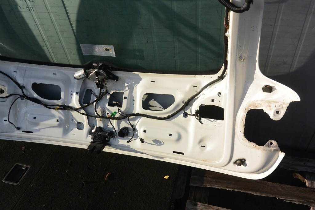 фото №16, Audi q7 4l крышка багажника багажника lr9a стекло